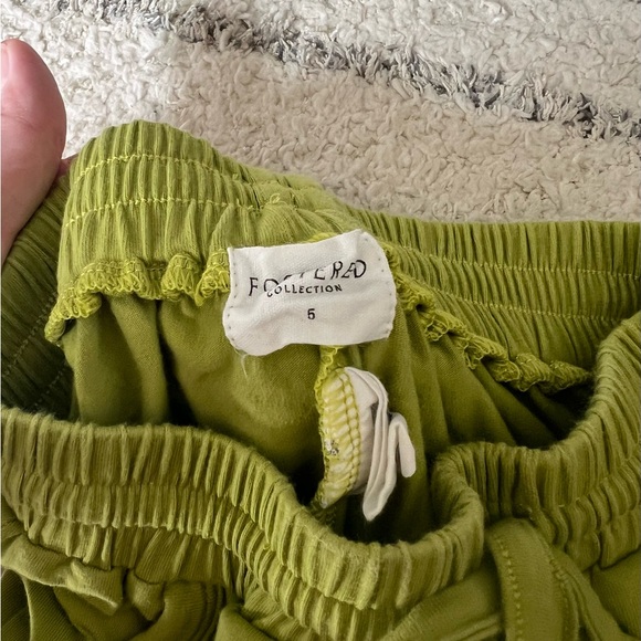 Fostered Collection Short - Picture 2 of 3